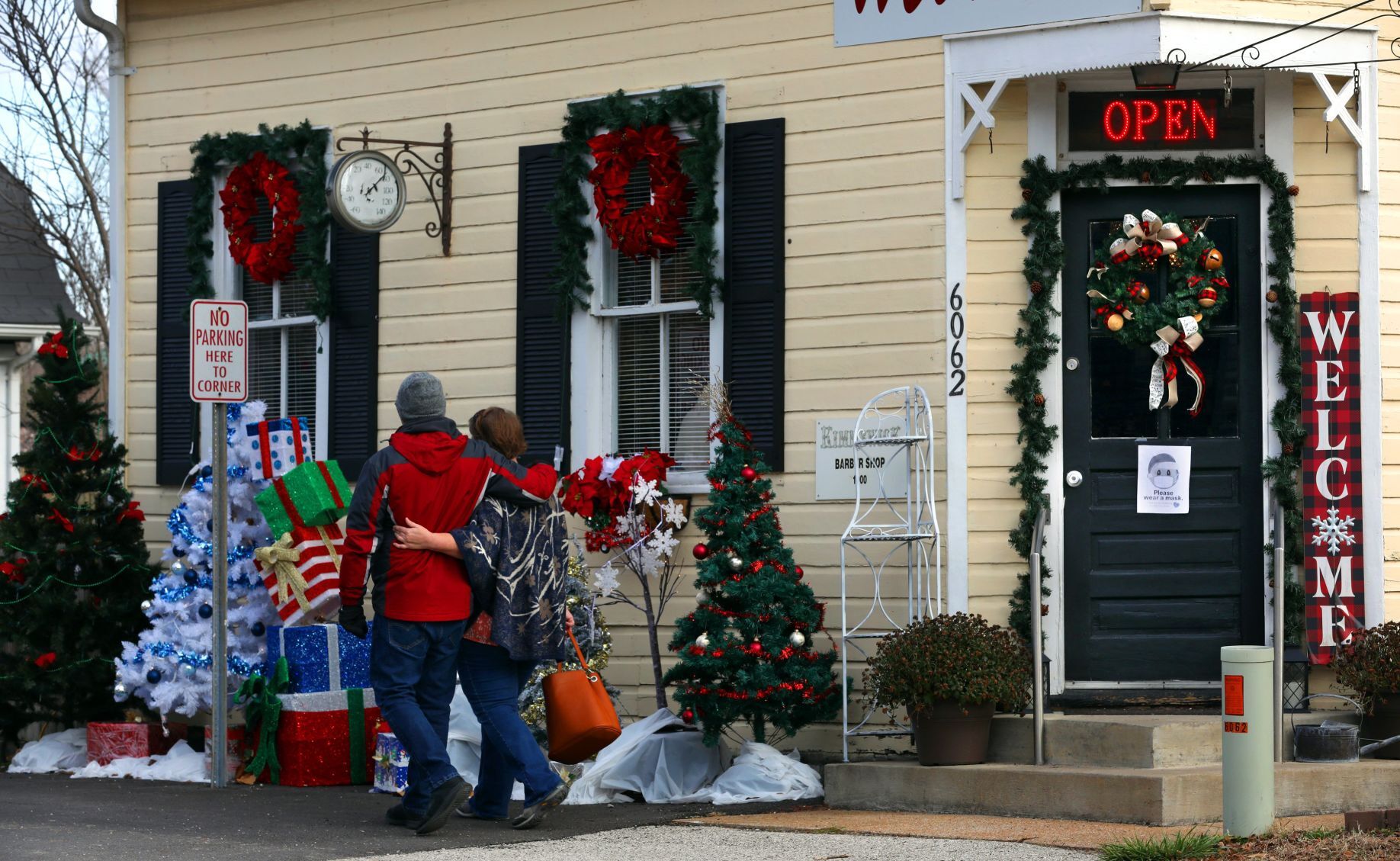 Shoppers still spending on Black Friday